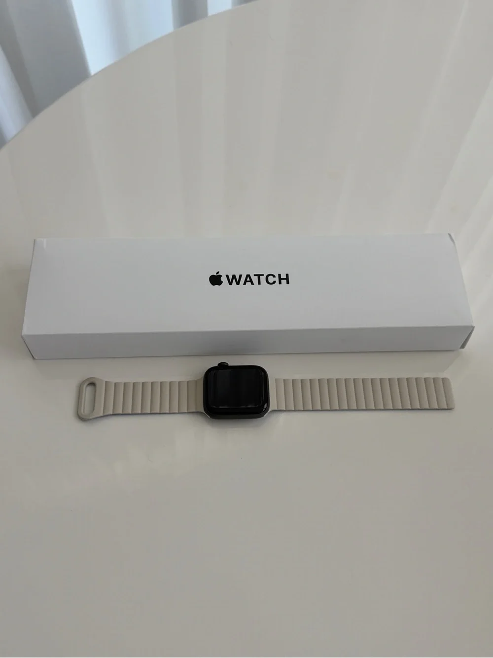 Apple Watch SE 44mm Cellular (Space Gray)